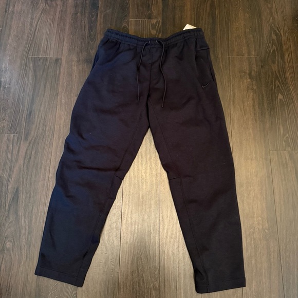 Nike Primary Men's Dri-FIT UV Tapered Versatile Pants - Picture 3 of 7